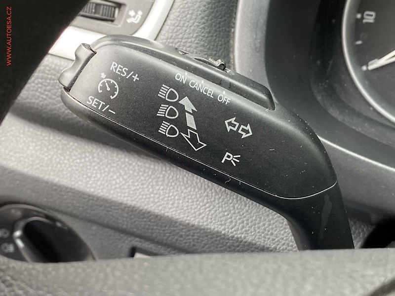 Škoda Fabia (2009) 1.6 16V, Ambiente, +kola - fotka 13 z 17