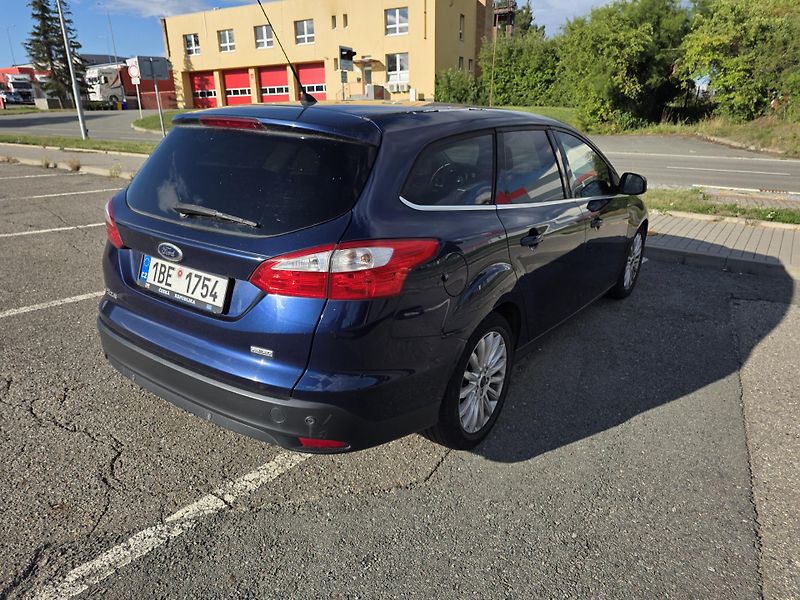 Ford Focus (2011) 1.6 TDCi 85kW Titanium - fotka 13 z 20