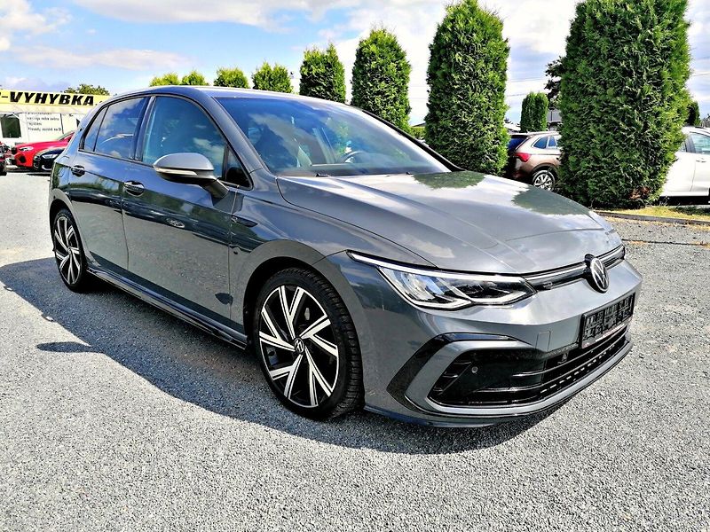 Volkswagen Golf (2022) 1.5 TSi R-LINE IQ-Drive - fotka 3 z 29