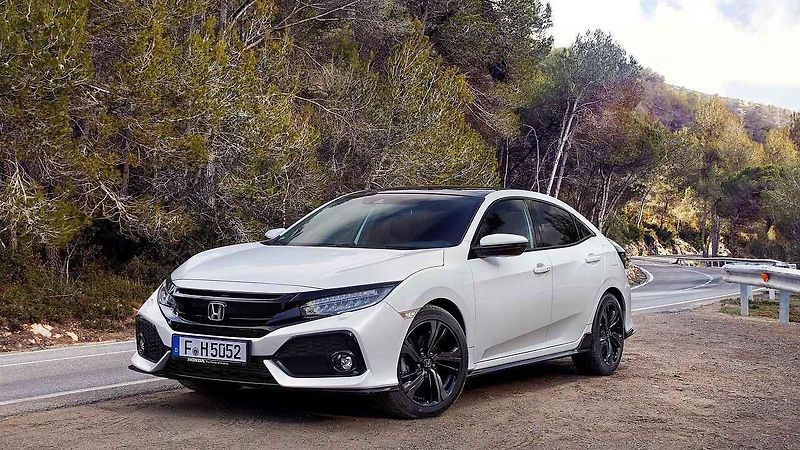 Neojblíbenějším autem roku je stejně jako před rokem Toyota Corolla. Připsala si 1 181 000 čárek.
