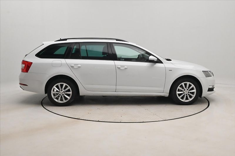 Škoda Octavia 2,0 TDI 110 kW DSG Clever Záru - fotka 4 z 30