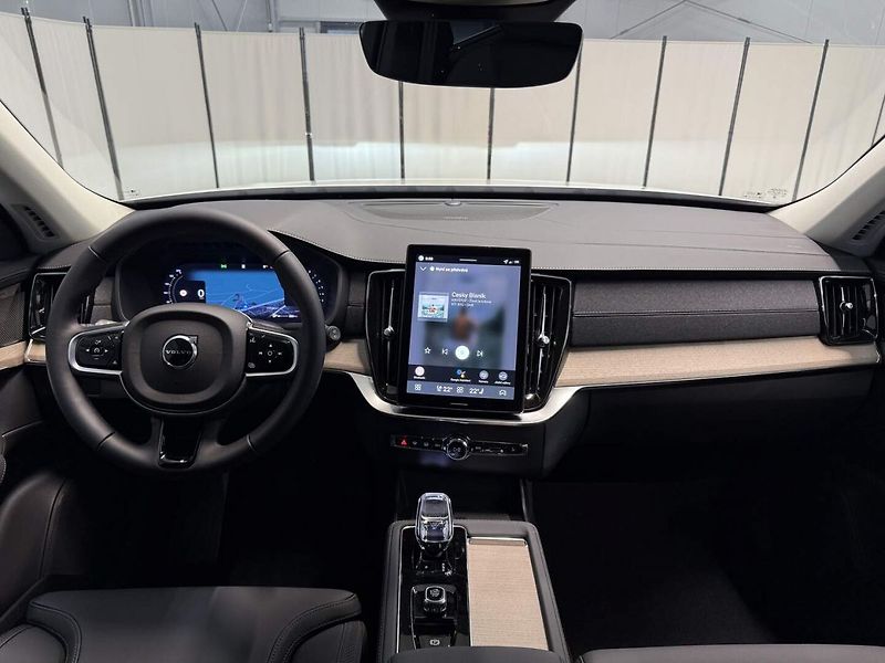 Volvo XC90 (2026) B5 2.0L 250+14 HP AT8 AWD PLUS - fotka 7 z 25