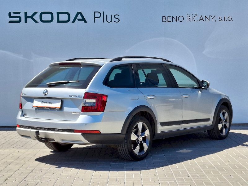 Škoda Octavia (2015) Combi Scout 4x4 2,0TDi 110kW - fotka 2 z 31