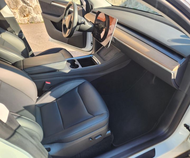 Tesla Model Y (2022)  534KW*78,8KWh*PERFORMANCE* - fotka 12 z 44