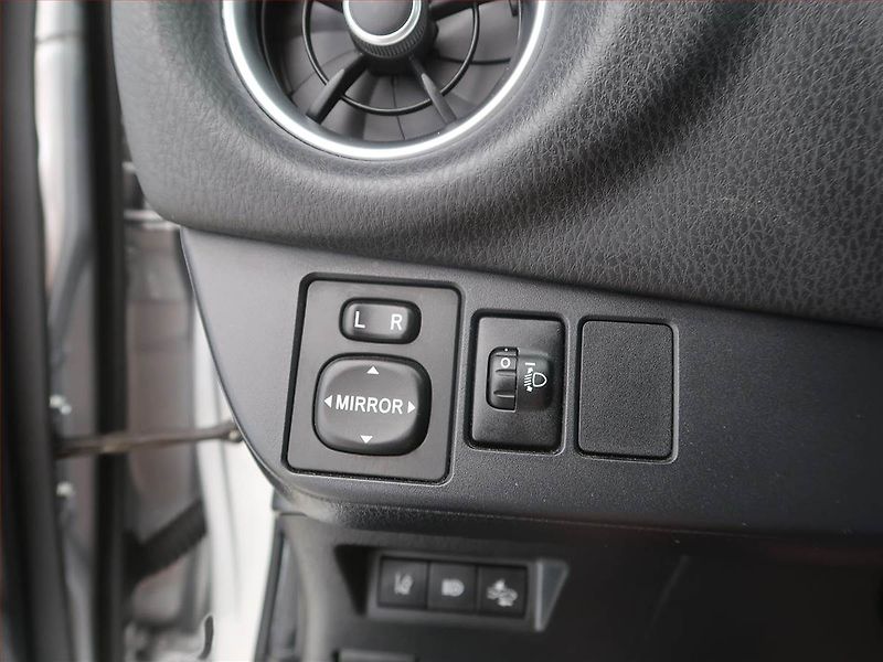 Toyota Yaris (2020) 1.5 Dual VVT-i, Serv.kniha - fotka 18 z 18