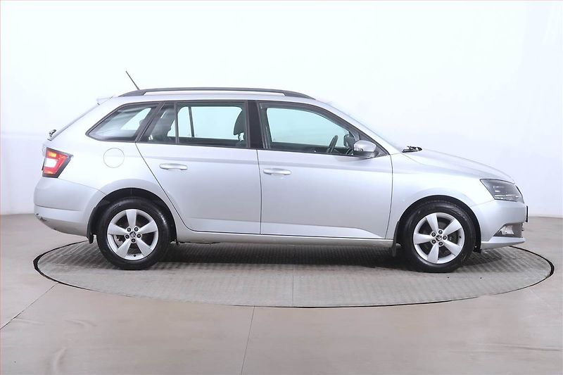Škoda Fabia (2015) 1.2 TSI, Tempomat - fotka 6 z 17