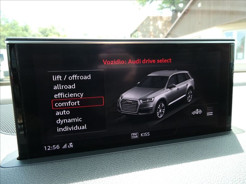 Audi Q7 3,0 TDiV6 200kW S-LINE,QUATTRO - fotka 42 z 48