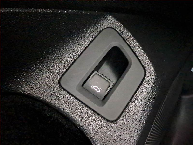 Volkswagen Passat (2019) 2.0 TDI, Kůže, Tempomat - fotka 21 z 23