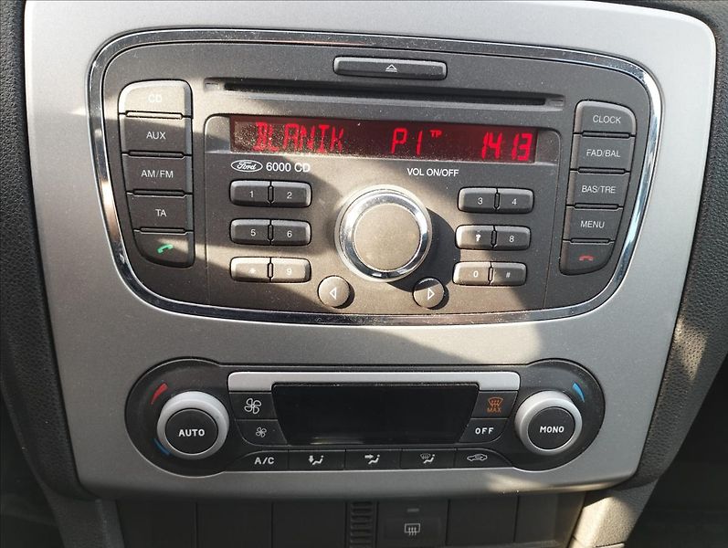 Ford Focus 1,6 74KW - fotka 14 z 15