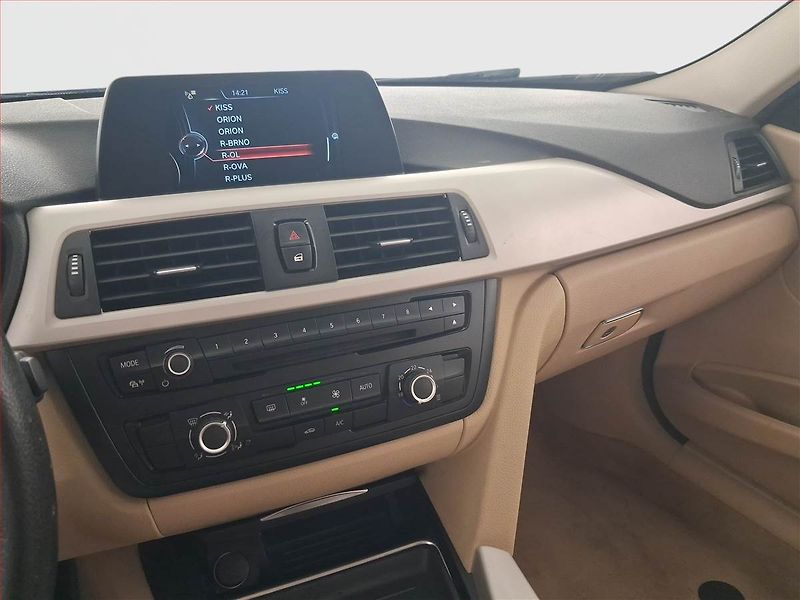 BMW Řada 3 (2014) 318 d, Automat, Navi, Tempomat - fotka 12 z 22