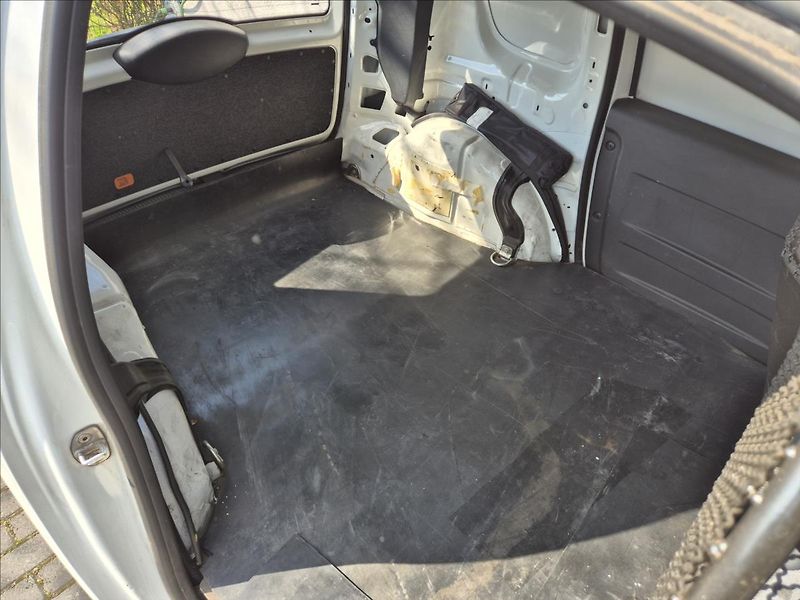 Škoda Praktik 1,6 TDI Facelift Klima ESP!! - fotka 16 z 22