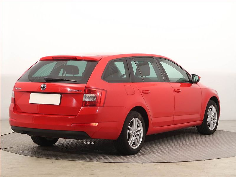 Škoda Octavia (2015) 2.0 TDI, Tempomat - fotka 5 z 14