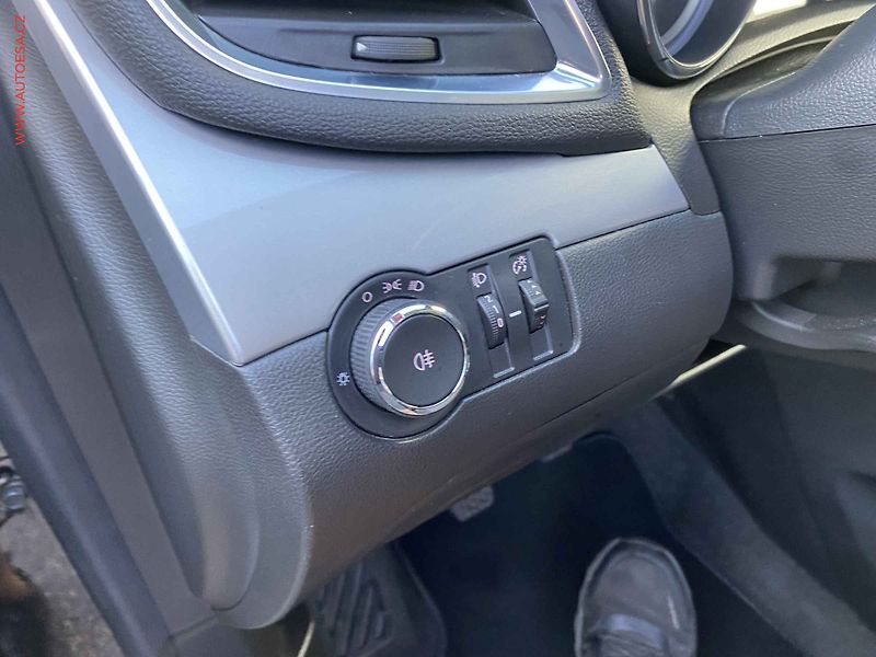 Opel Mokka (2016) 1.6i, AC, tempo - fotka 15 z 15