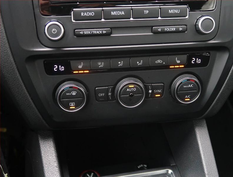 Volkswagen Jetta (2015) 1.2 TSI, Park. senzory - fotka 16 z 20