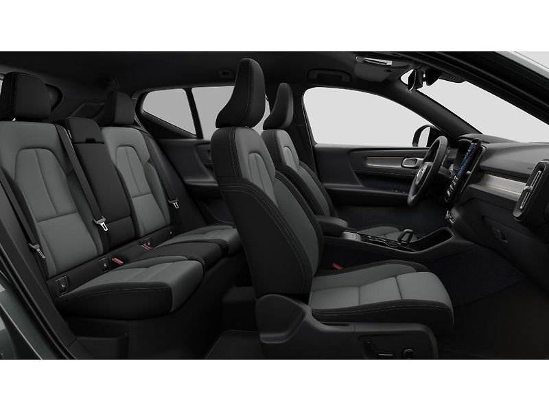 Volvo XC40 PLUS B3 FWD 120kW - fotka 8 z 13