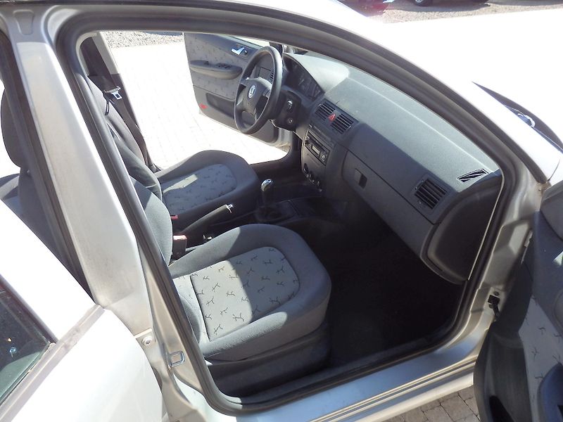 Škoda Fabia 1.4 16V 2x AIRBAG, ASR - fotka 10 z 14