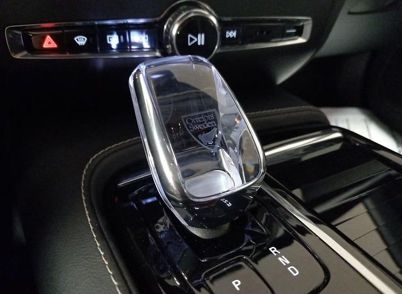 Volvo S60 Recharge T6 AWD 360k Taž Pano - fotka 14 z 15