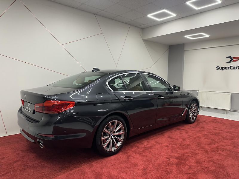 BMW Řada 5 (2018) 530d xDrive*HUD*PANO*KEYLESS - fotka 4 z 20