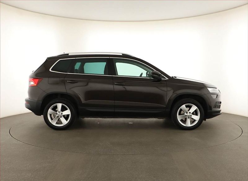 Škoda Karoq (2021) 1.5 TSI - fotka 6 z 17