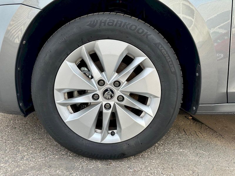 Škoda Octavia (2023) 1,5 TSI / 110 KW / Ambition Pl - fotka 25 z 27