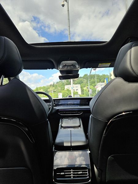 Voyah FREE 318 REV (2025) REV 318 AWD Hybrid - fotka 16 z 16