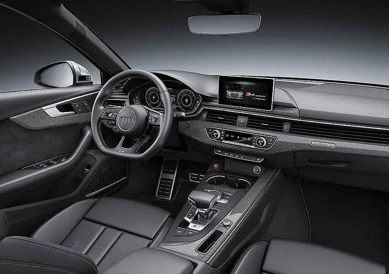 Audi S4.