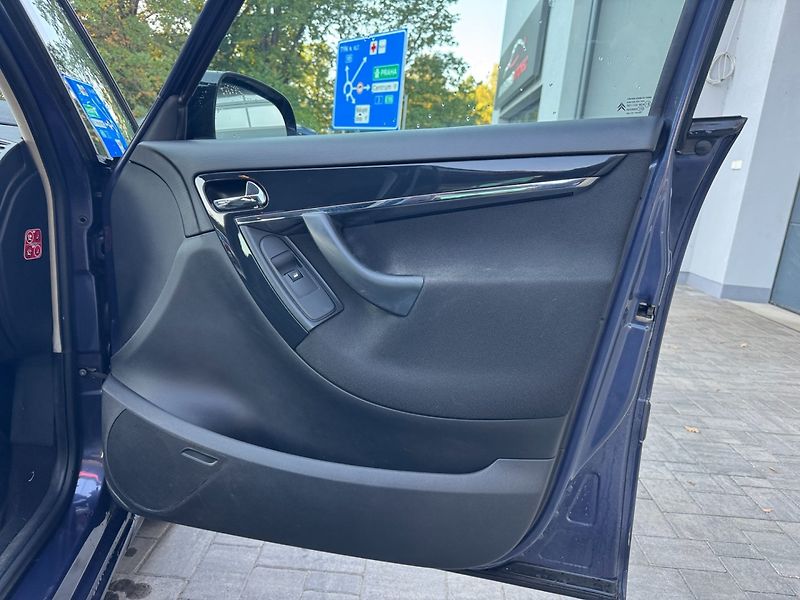 Citroën C4 Picasso (2013) 2.0 HDi - fotka 14 z 24