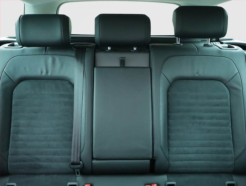 Volkswagen Passat (2017) Highline 2.0 TDI, Serv.kniha - fotka 10 z 20