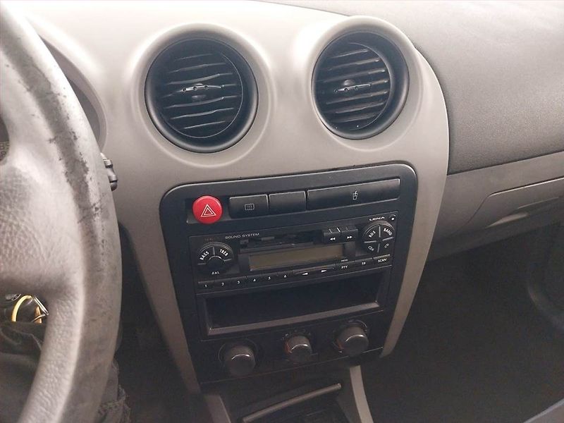 Seat Ibiza (2003) 1.4 16V, po STK, jezdí dobře - fotka 12 z 15