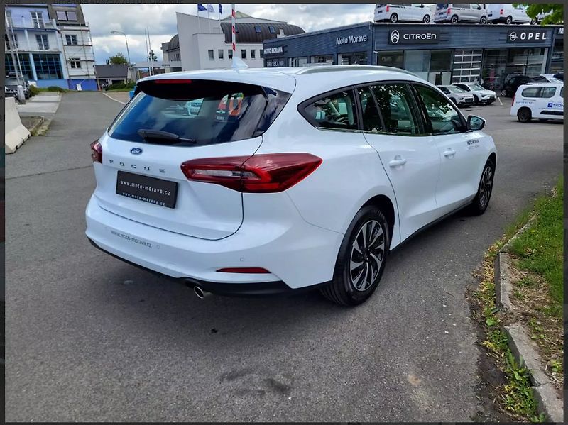 Ford Focus Kombi 1,0 Ecoboost Titanium - fotka 3 z 12