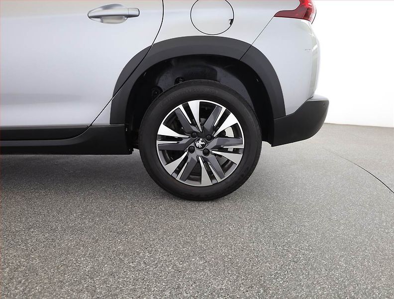 Peugeot 2008 (2018) 1.2 PureTech, ČR,1.maj, Kůže - fotka 16 z 16