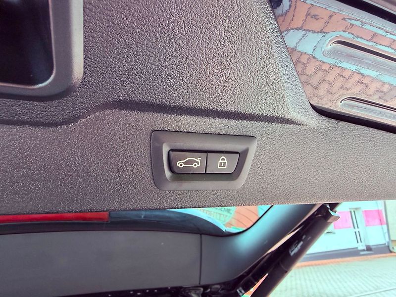 BMW X5 40d xDrive, ČR, Serviska, Vent - fotka 11 z 30