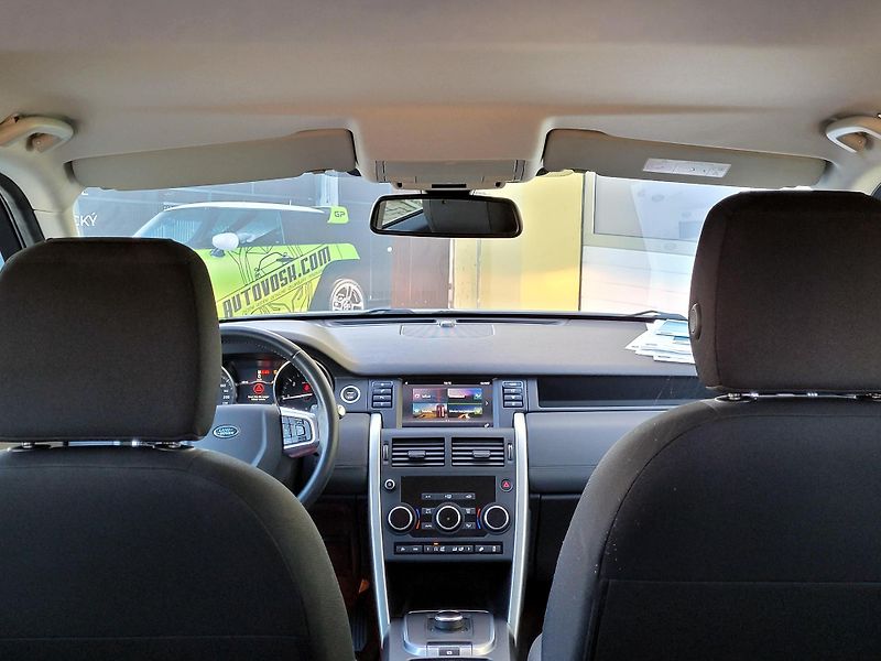 Land Rover Discovery Sport 2,0 TD4 4wd,DPH,SERVIS - fotka 15 z 48