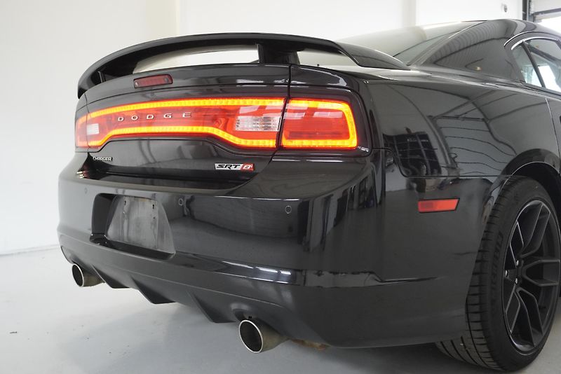 Dodge Charger 6.4 HEMI SRT 8 AUTOMAT - fotka 13 z 39
