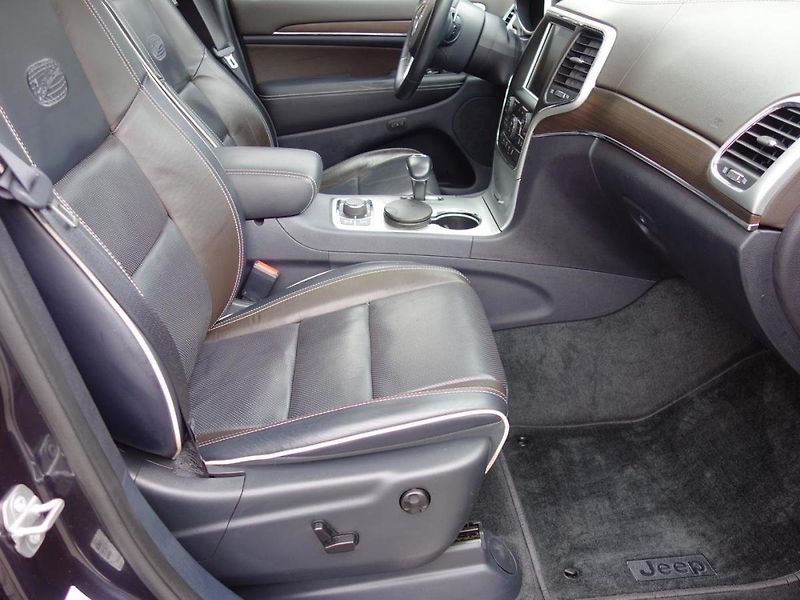 Jeep Grand Cherokee (2015) 3.0CRDi 184kW 4x4 8A OVERLAND - fotka 21 z 37