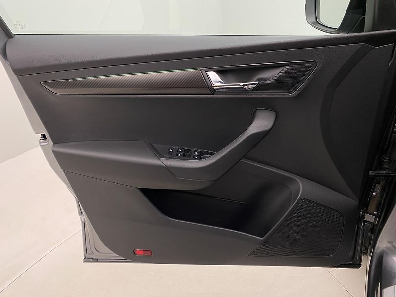 Škoda Karoq 2.0TSI SPORTLINE 4x4 REZERVACE - fotka 7 z 55