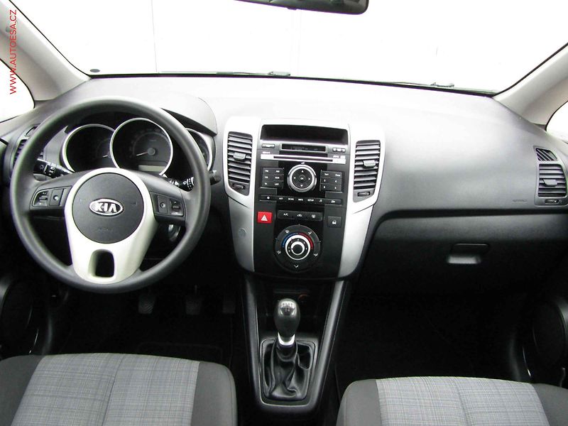 Kia Venga (2010) 1.4 CRDi, AC, park.asist - fotka 8 z 15