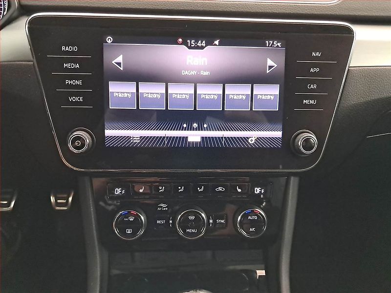 Škoda Superb (2018) Style 2.0 TDI, Serv.kniha - fotka 12 z 17