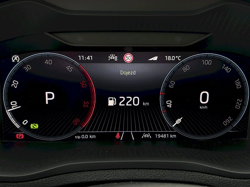Škoda Karoq (2025) DSG 2.0 TDI / 110 kW / 4x4 / T - fotka 19 z 35