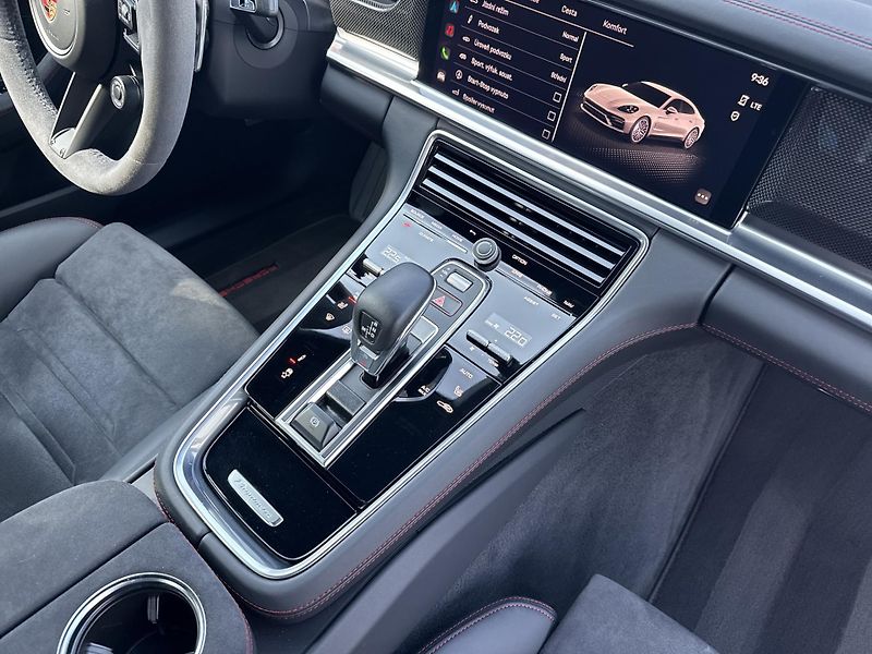 Porsche Panamera GTS - fotka 24 z 30