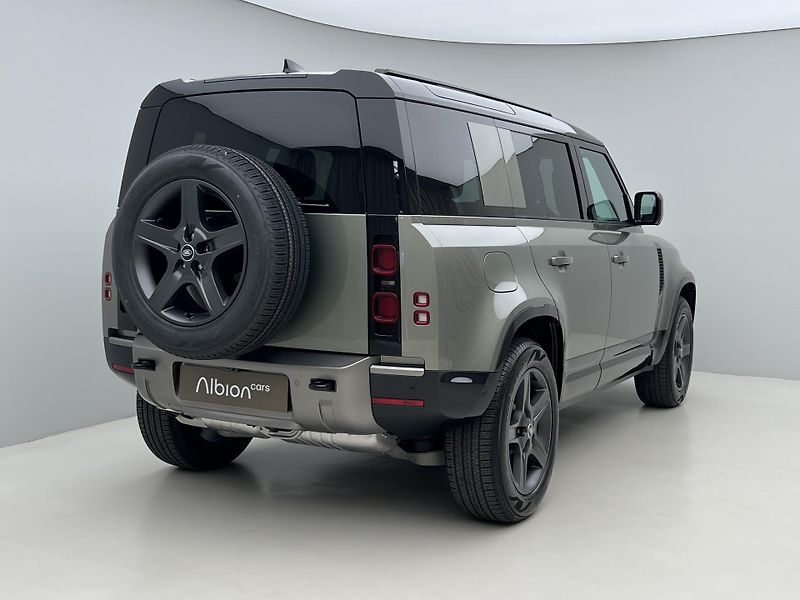 Land Rover Defender 110 D300 X-DYNAMIC SE AWD AUT - fotka 12 z 43