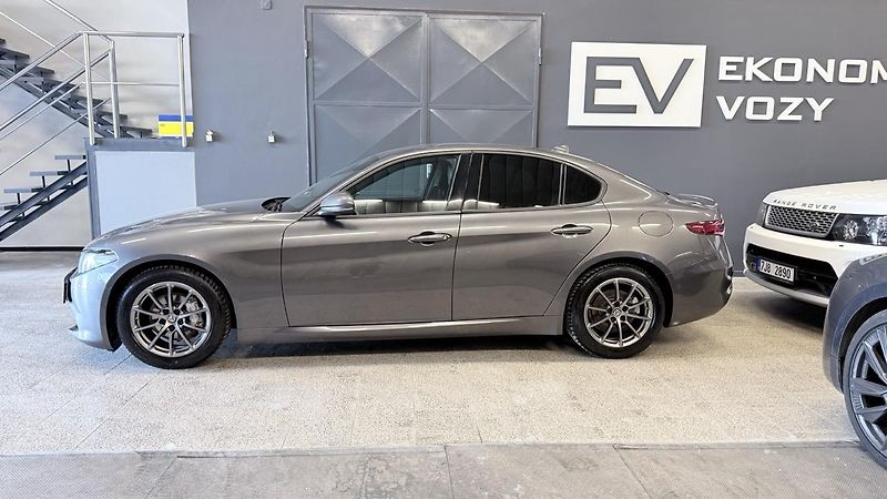 Alfa Romeo Giulia (2023) 2.2D,SPRINT,AT8,ZÁRUKA - fotka 10 z 56