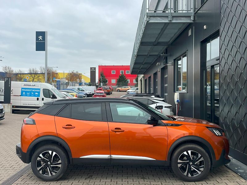 Peugeot 2008 GT 1.2 PureTech 96 kW - fotka 9 z 20