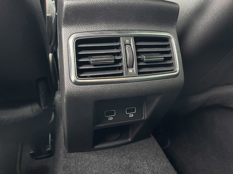 Renault Mégane (2024) R.S. ULTIME TCe300 EDC - fotka 17 z 22