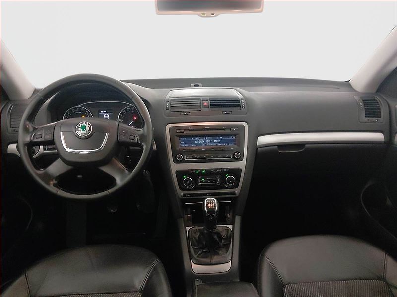 Škoda Octavia (2011) Elegance 2.0 TDI, Serv.kniha - fotka 8 z 19