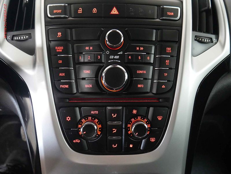 Opel Astra (2011) 2.0TDCi, AC, temp - fotka 17 z 19