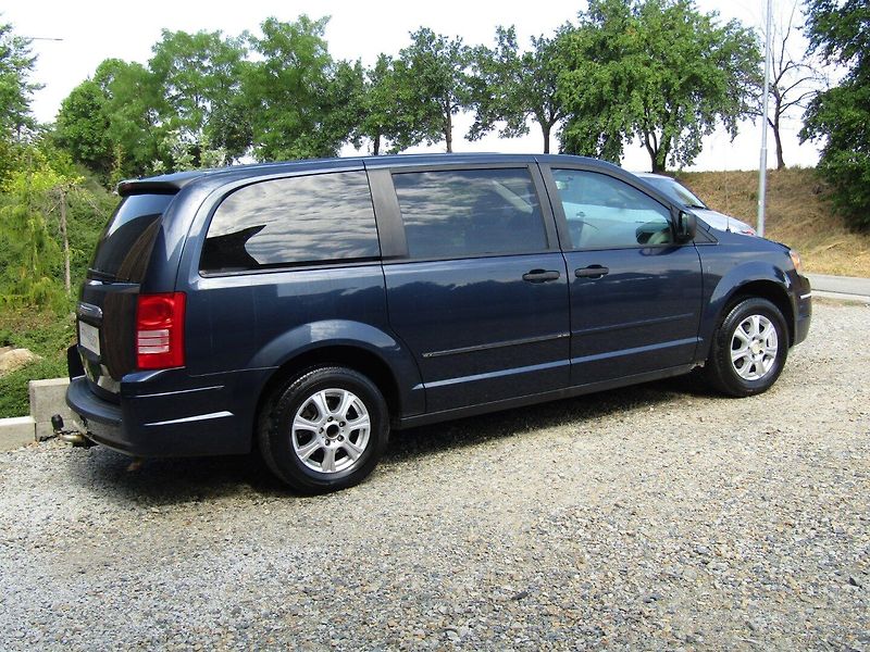 Chrysler Voyager (2007) 3.3 V6 128kW LPG 90L - fotka 4 z 35