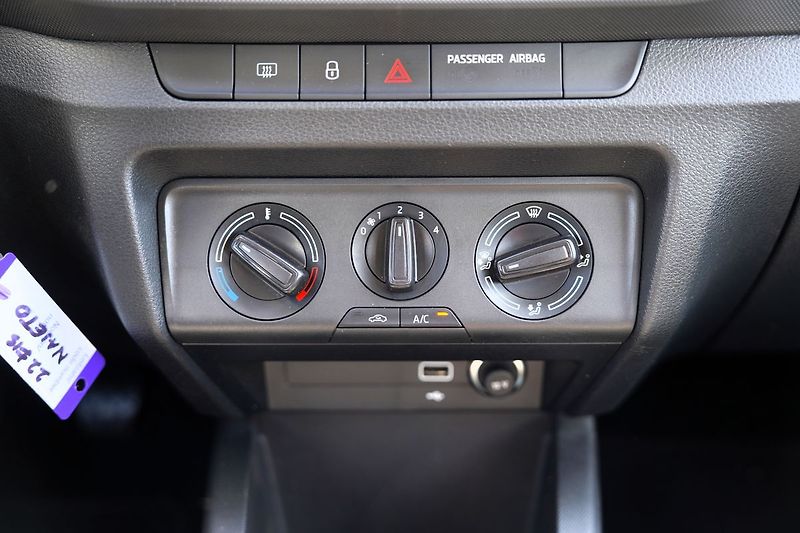 Škoda Fabia 1.0 TSI 81kW ČR/Al.kola/klima - fotka 35 z 38