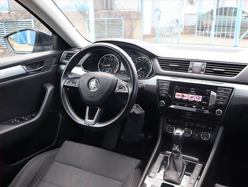 Škoda Superb (2016) 2.0 TDI, Automat, Navi - fotka 7 z 19