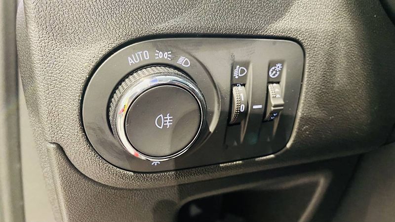 Opel Crossland Elegance F 12XHT 96kW/130HP AT - fotka 17 z 24